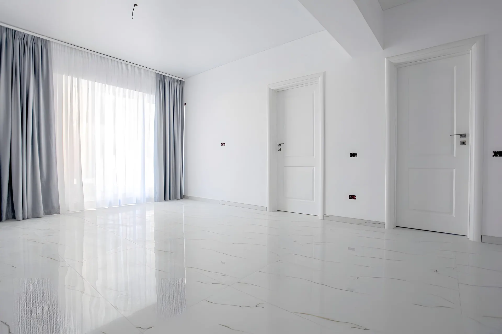 Living luminos într-un apartament finalizat din XENERO Residence, Mamaia Nord