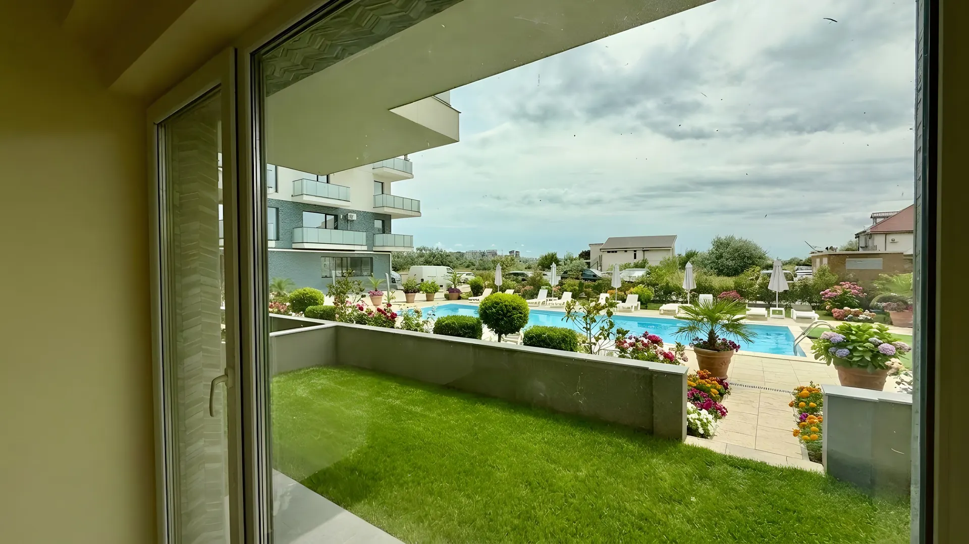 Priveliște din XENERO Residence spre zona Mamaia Nord