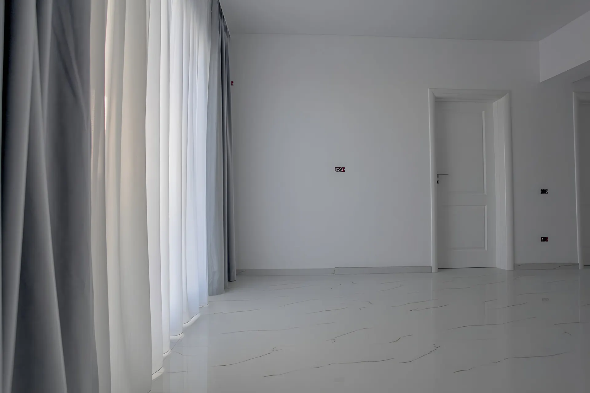 Living luminos într-un apartament finalizat din XENERO Residence, Mamaia Nord
